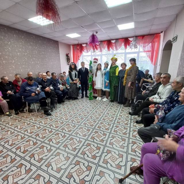 Новогодний праздник в доме интернате!